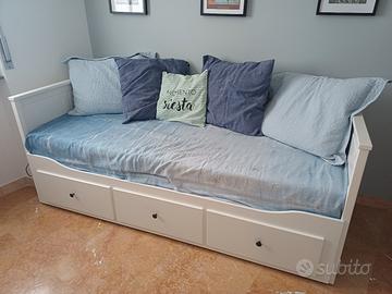 Letto Divani HEMNES IKEA + 2 Materassi