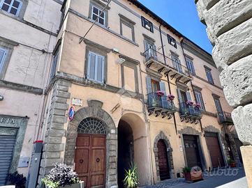 4 LOCALI A CAPRAROLA