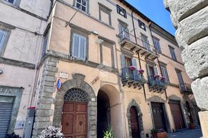 4 LOCALI A CAPRAROLA