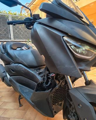 scooter X-MAX 300