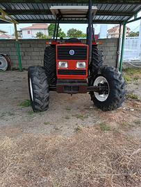 TRATTORE AGRICOLO