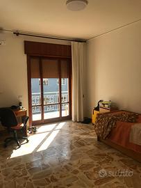 Camera studentesse Napoli colli aminei