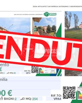 PORZIONE DI VILLA BIFAMILIARE CON GIARDINO