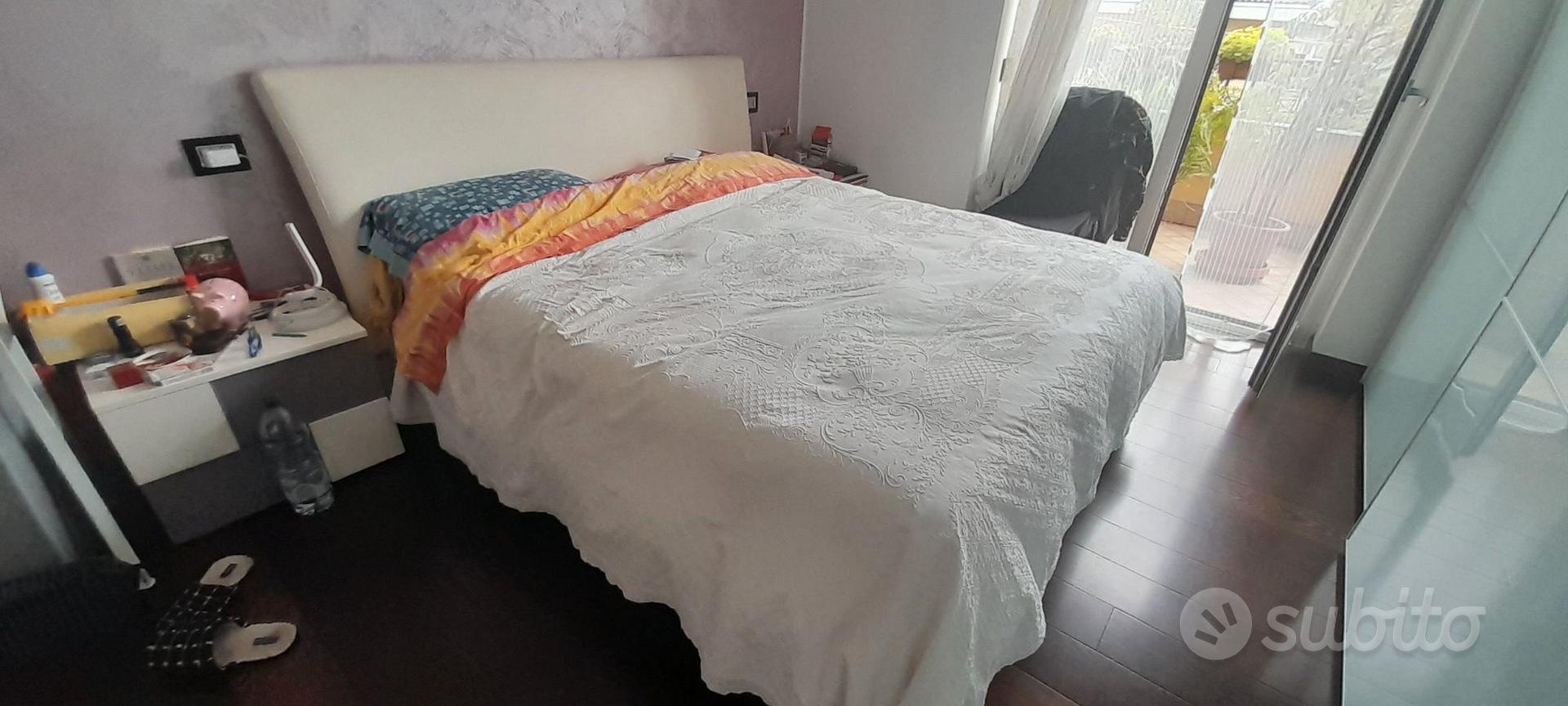 Letto matrimoniale con contenitore - Arredamento e Casalinghi In vendita a Monza  e della Brianza