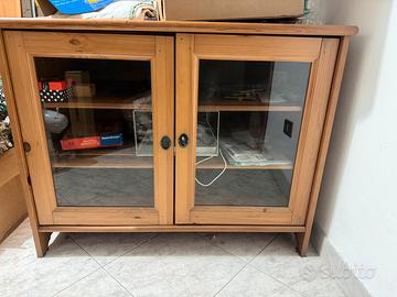 Mobile TV in legno con ante in vetro