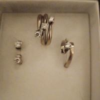 blocco orecchini, trilogi e solitario