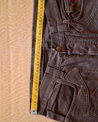Pantaloni 