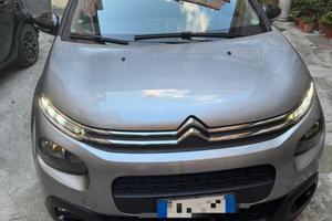 Citroen c3 anno 2019,grigia e nera