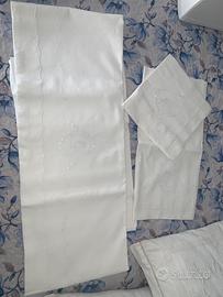 Lenzuolo matrimoniale ricamato