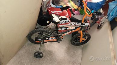 Bicicletta BMX Dino Bikes con rotelle