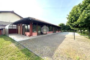 NEGOZIO A ROMANO CANAVESE