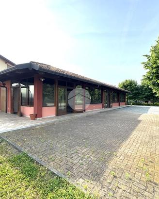 NEGOZIO A ROMANO CANAVESE