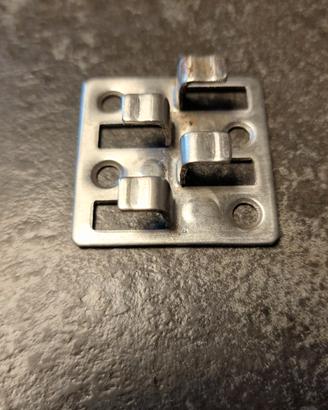 clip per pavimento in teak o listone sintetico 