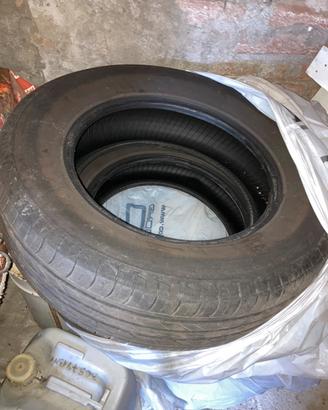 Gomme Bridgestone 215 65 16