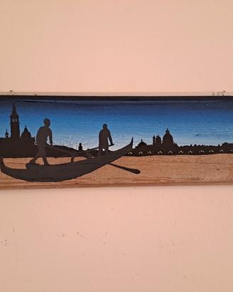 Quadro in legno vecchio: voga a Venezia