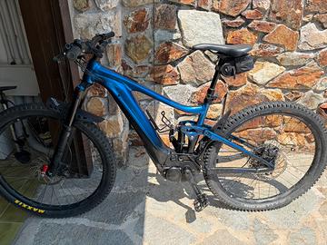 Ebike Giant mountain bike taglia M