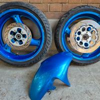 CERCHIO ANT. e POST. SUZUKI GSXR 750/1100 90/95