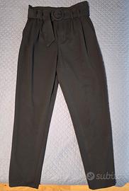 Pantaloni con cintura Zara