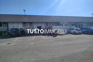 Immobile di 400 m² a Gorle