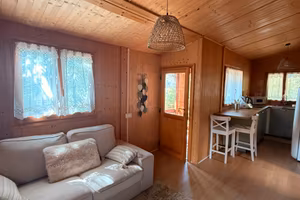 Bungalow in legno con ampia piazzola