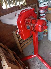 MULINO ELETTRICO PER CEREALI CON VASCA