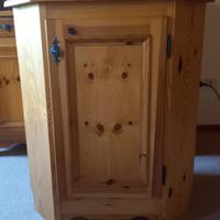 Angolare in legno di cirmolo