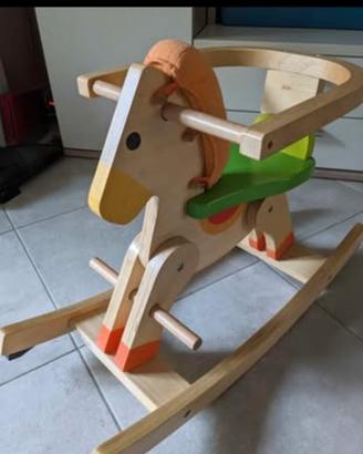 Cavallino a dondolo di legno 