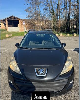Peugeot 207 1.4 cc GPL anno 2010