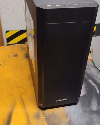 2 case PC in buone condizioni *solo ritiro*