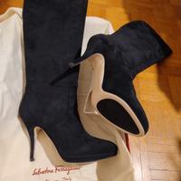 stivali Ferragamo nuovi 250€ camoscio nero  40-41