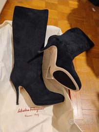 stivali Ferragamo nuovi 250€ camoscio nero  40-41