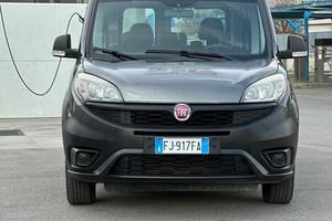 Fiat doblo 5 posti autocarro