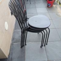 Sedie e tavolo da esterno