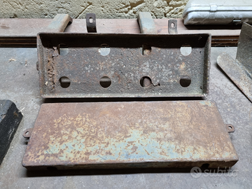 Supporto batteria trattore