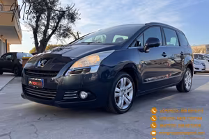 PEUGEOT 5008 1.6 HDi 115 CV Business