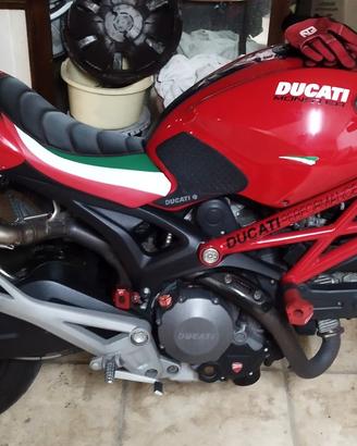 ducati monster 696 anno 2010 