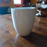 Vaso in ceramica bianco.