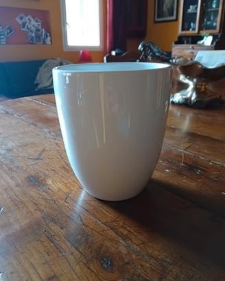 Vaso in ceramica bianco.