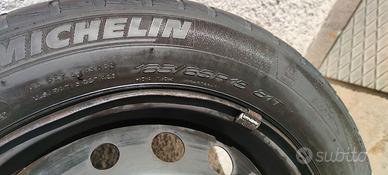 3 gomme invernali montate su cerchi