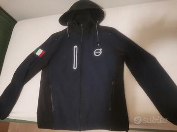 Giubbotto con logo Volvo ricamato, marca Scar