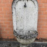 Fontana in granito nuova mai usata ma invecchiata