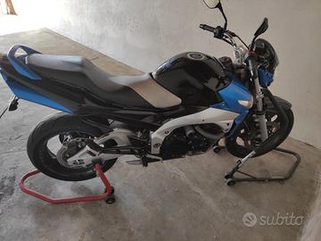 Suzuki GSR 600 - 2008
