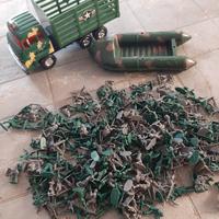 mini militari in plastica+camion+gommone