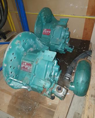 2 x Invertitori ZF IRM 220A, 1.5:1