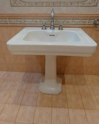 Lavabo stile Vittoriano con rubinetteria