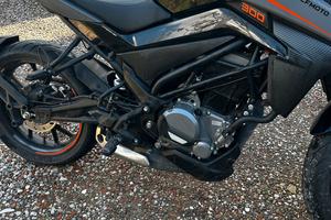 Cf Moto 300 Naked (prezzo trattabile)