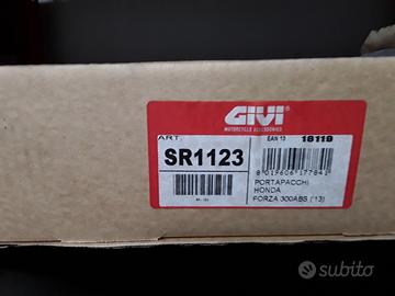 SR1123 portapacchi Givi Honda Forza 300