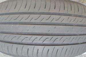 4 pneumatici  215 50 r 18
