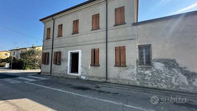 Casa indipendente di 190 m² con 4 locali e posto a