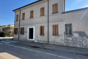 Casa indipendente di 190 m² con 4 locali e posto a